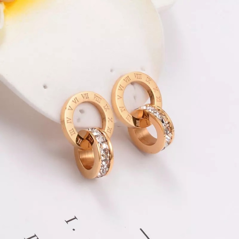New 18k gold plated luxury earrings - Picture 2 of 4